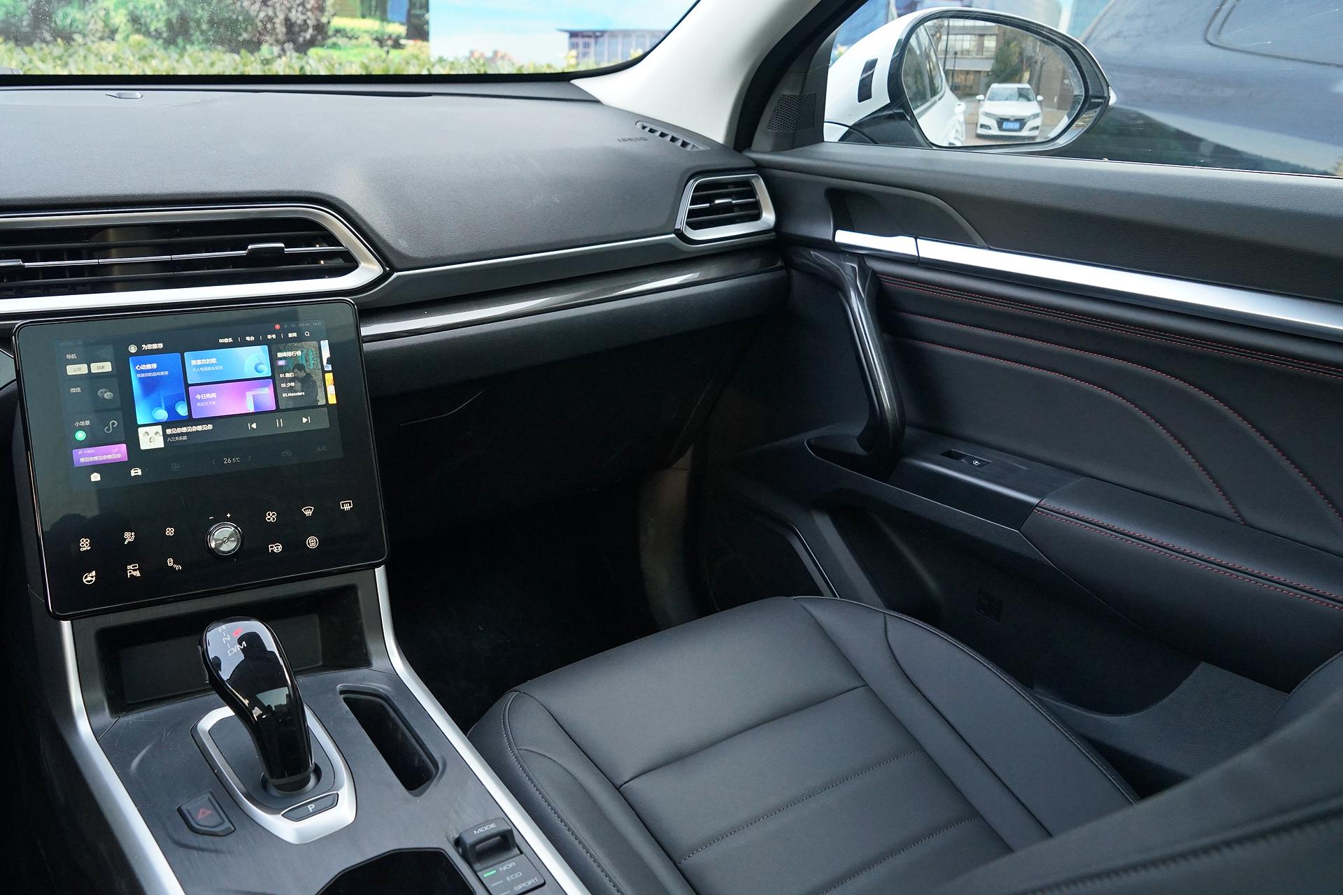 2020款哈弗f5 i范 副驾驶位